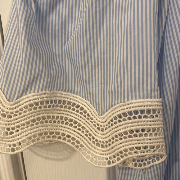 🌷3/15🌷Ann Taylor Cold Shoulder Blouse -M - Picture 4 of 7